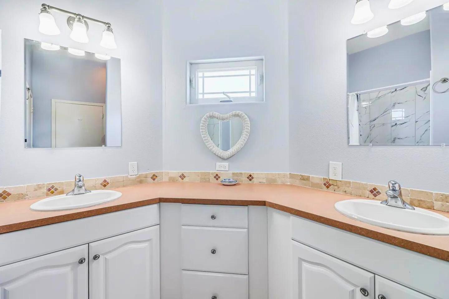 6Bdrm Beach Home - Oceanviews - Recently Renovated - Shared Pool & Hottub Port Aransas Eksteriør billede